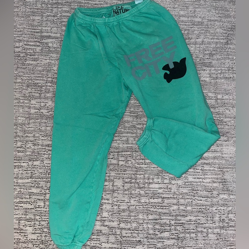 Green Freecity sweatpants